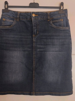 Denim skirt Bon Prix like new, dark color with brown stitching, size M