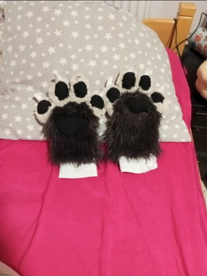 Furry paws gloves