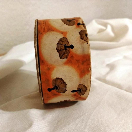 Collectible French Vintage Air Spun by COTY box used