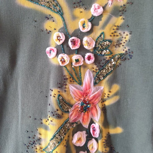 Raxevsky vintage short-sleeve blouse with embroidered flowers and sequins used