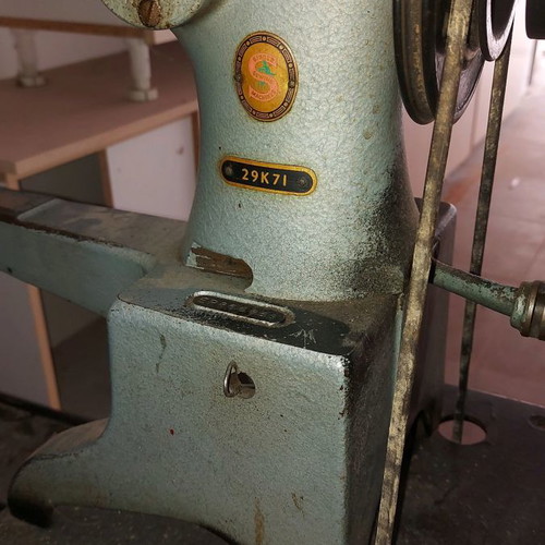 Μηχανή Singer 29K71 μεταχειρισμένη