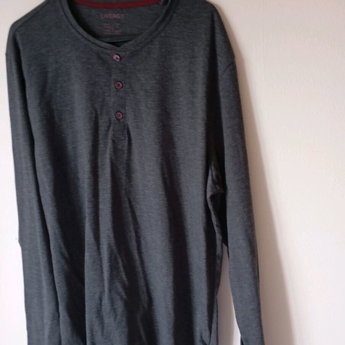 Pack of 3 thin sweaters and 1 set of pajamas like new