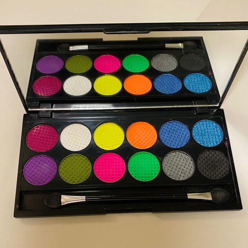 Sleek eyeshadow palettes like new, set of 6