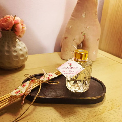 Handmade reed diffuser 65ml with vanilla scent