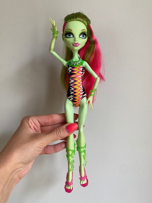 Monster High Venus McFlytrap doll 2012 Swim Class used