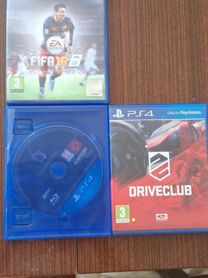 PlayStation 4 Slim console 500GB with 3 games and one controller