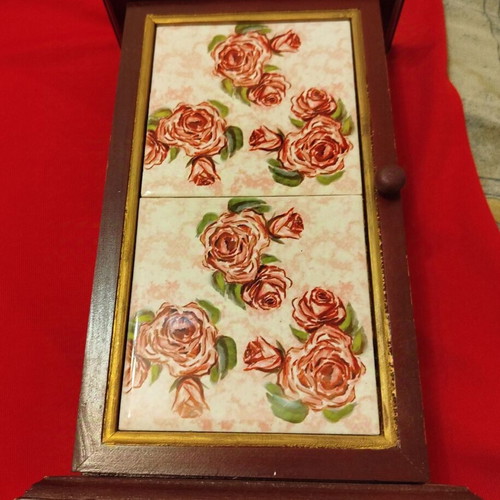 Key holder with six slots
