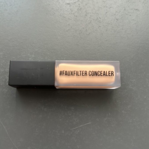 Huda Beauty concealer new, shade Granola 4.5gr