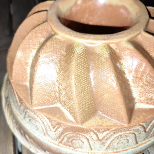 Ceramic cake mold like new