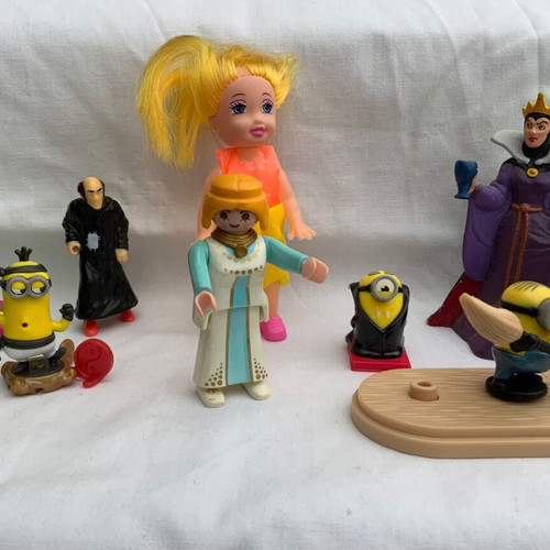Miniature toys used, old and new figures set