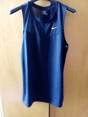 Nike φανελάκι small μεταχειρισμένο, μαύρο, ιδανικό για γιόγκα