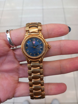 KROSS women's wristwatch new gold color