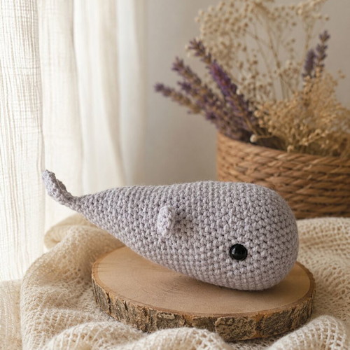 Handmade crochet whale like new, purple