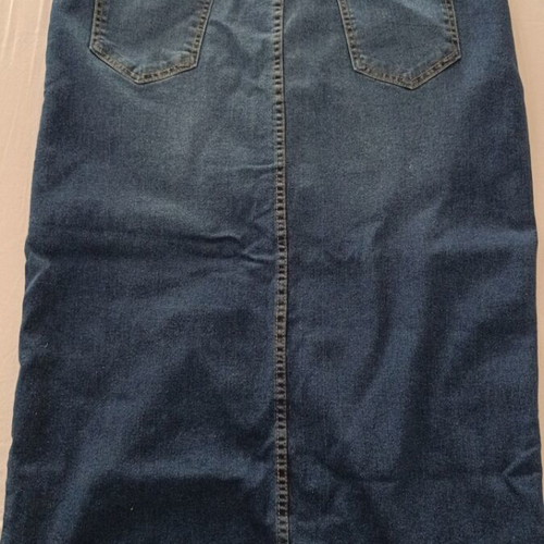 Denim skirt medium blue like new, elastic, sizes 2XL-XXXL
