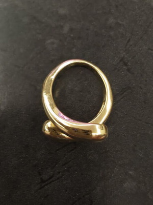Ring made of stainless steel gold color adjustable, like new