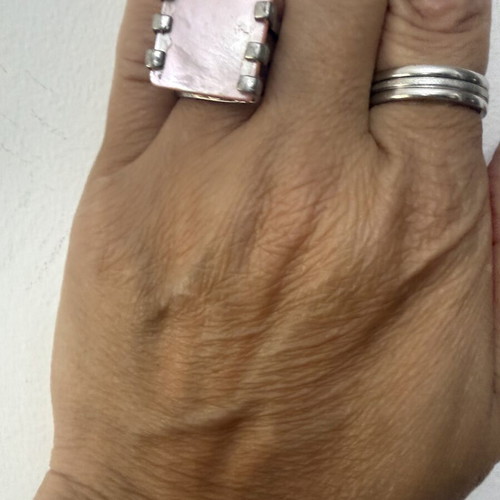 Silver ring with detachable pink plate, like new