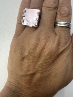 Silver ring with detachable pink plate, like new