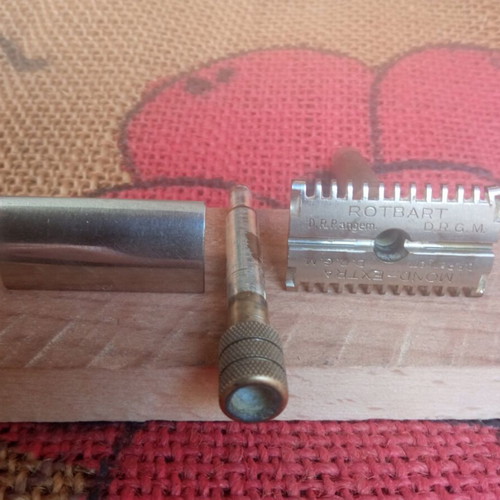 Rotbart Mond-Extra vintage open comb razor from 1930s