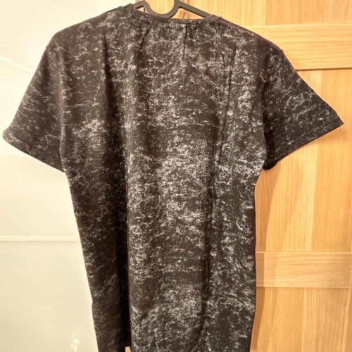 T-shirt like new, black and white, size L