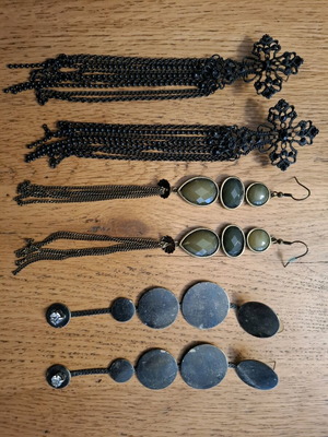 Dangling earrings pack of 3 given all together