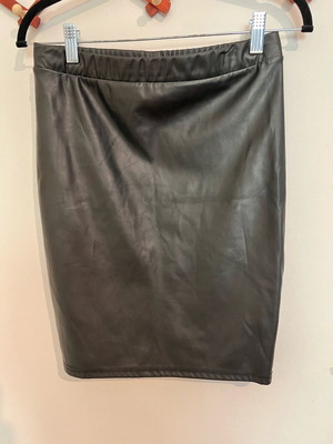 Celestino skirt used, black leatherette, size Medium