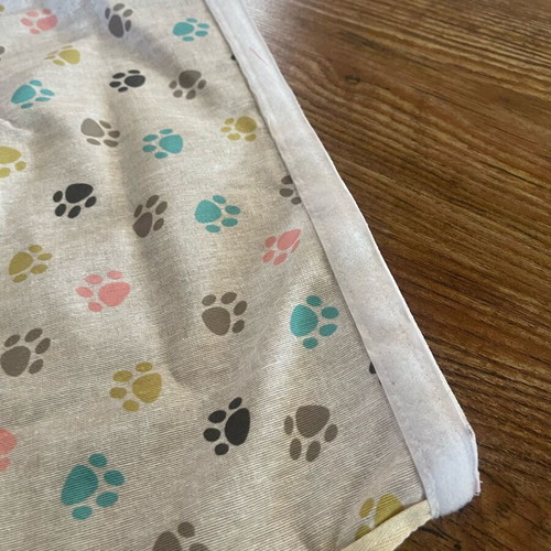 Decorative curtain for children's bed used with scratches