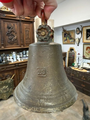 Bronze Bell 8123 like new