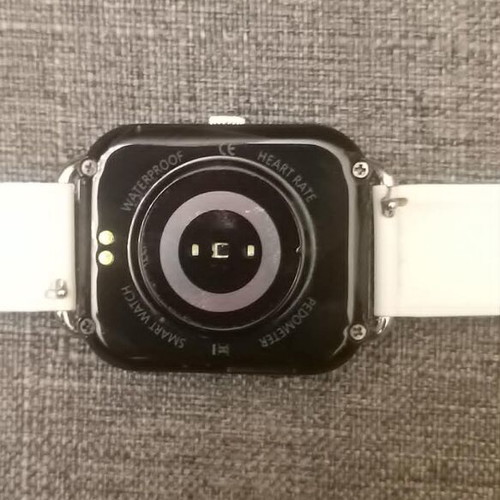 Set of 2 women's smartwatches used with chargers, waterproof and heart rate