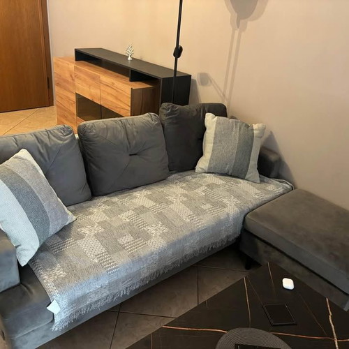 Corner sofa with removable chaise like new
