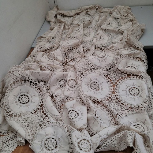 Embroidered tablecloth with lace and handmade crochet