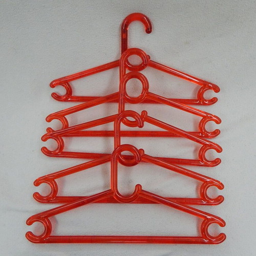 Plastic hangers pack of 5 red transparent like new