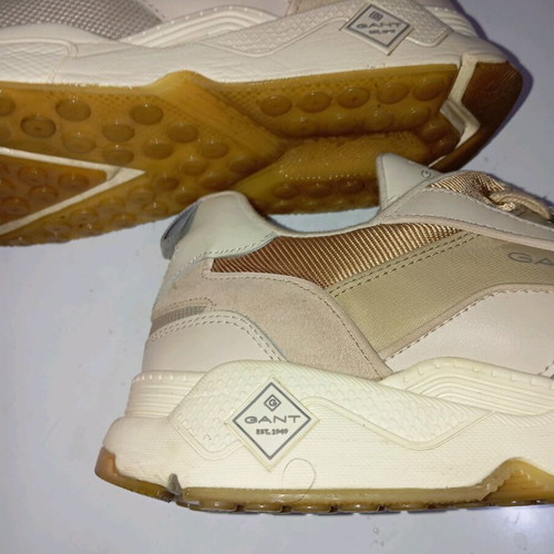 Gant No44 beige sneakers like new