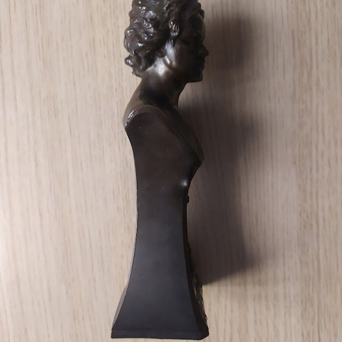 Metal Bust of Ludwig van Beethoven vintage, like new, 18x7 cm