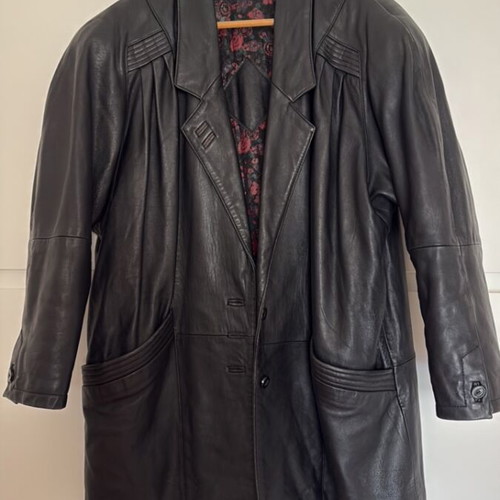 Leather coat size M used, black with batwing sleeves
