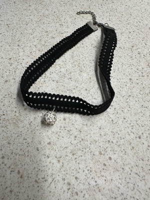 Choker μεταχειρισμένο, ελαστικό με μπίλια και κρυσταλλάκια, 34 εκ με προέκταση