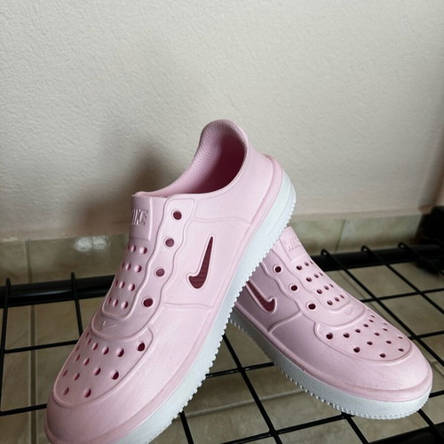 Nike pink girl sandals like new