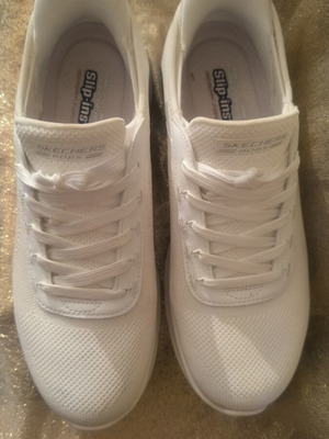 Skechers women's athletic shoes like new, size 38.5, white