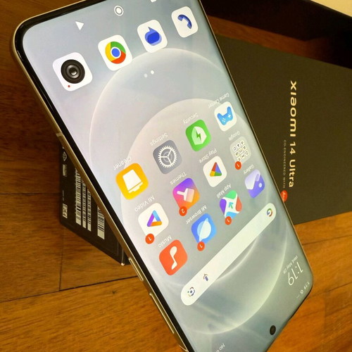 Xiaomi 14 Ultra 5G Dual SIM like new with Xiaomi Camera Grip Photography Kit