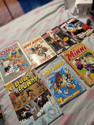 Vintage συλλογή Disney κόμικς με Μίκυ Μάους, Ντόναλντ και Looney Tunes