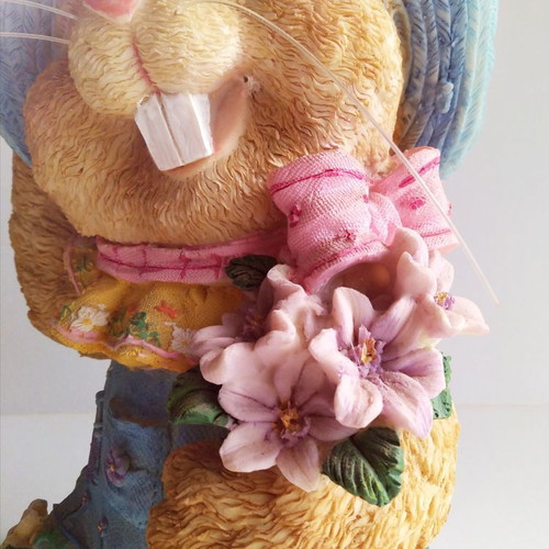 Rabbit statue used resin figure with plush ears