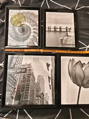 Set of 4 art prints like new, 2 at 33x33 and 2 at 28x25 cm
