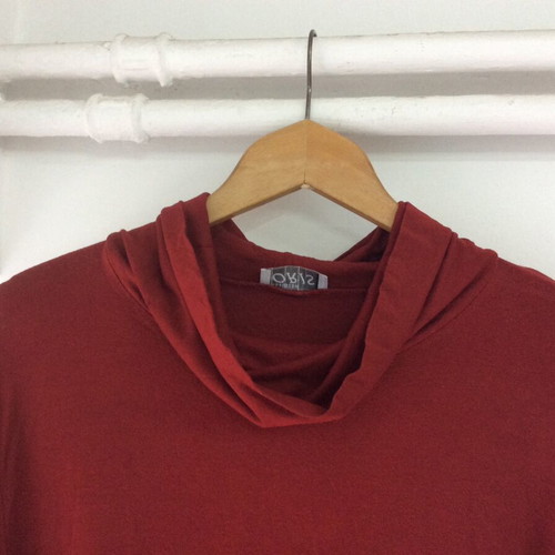 Women's burgundy turtleneck like new XXL Oris