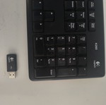 Πληκτρολόγιο Logitech ασύρματο μεταχειρισμένο με φλασάκι και 2 μπαταρίες