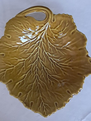 Ceramic leaf-shaped platter, vintage, numbered 163, 20 cm