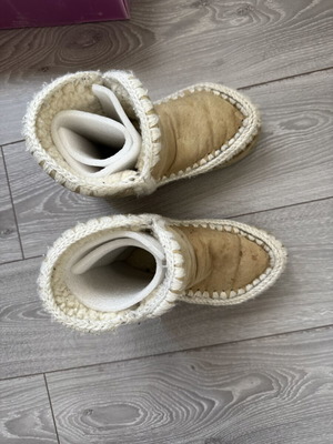 Mou beige boots used, fur-lined, size 41