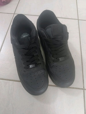 Nike women's sneakers like new, black, size 41
