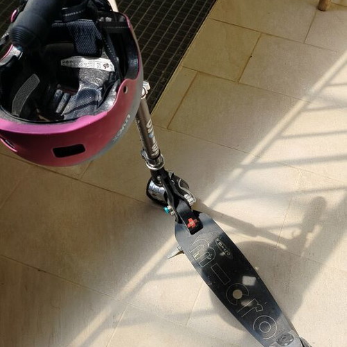 Scooter and helmet like new