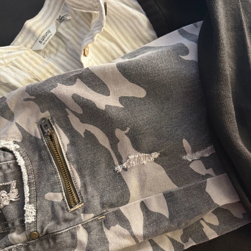 Zara military pants like new with gift shirt and thin sweater