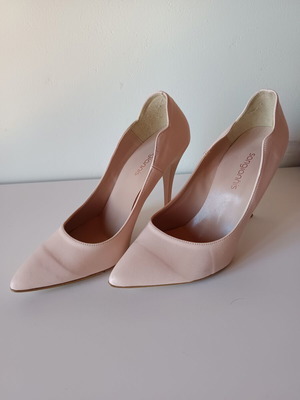 Nude heels size 40 like new, Greek made