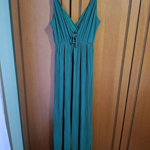 Lynne long green dress new, evening style